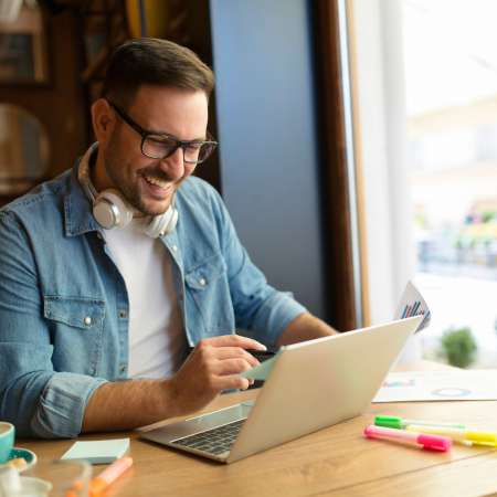 Cost killing, refonte panel, sourcing stratégique : ce qu’on attend concrètement d’un acheteur freelance