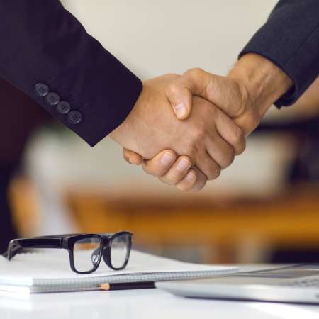 Twineeds vs cabinets et plateformes : comparatif des solutions de renfort opérationnel