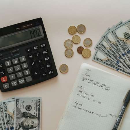 Salarié ou Consultant Indépendant : Quel Coût pour l’Entreprise en 2025 ?