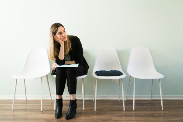 60 000 postes d'ingénieurs vacants : et si le problème c'était le CDI ?