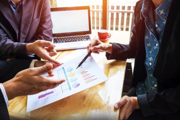 Consultant en cabinet ou Freelance : avantages, contraintes et opportunités
